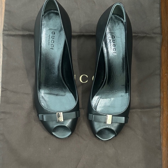 Gucci Black Peep-Toe Heels with Bow Accent - Picture 1 of 8